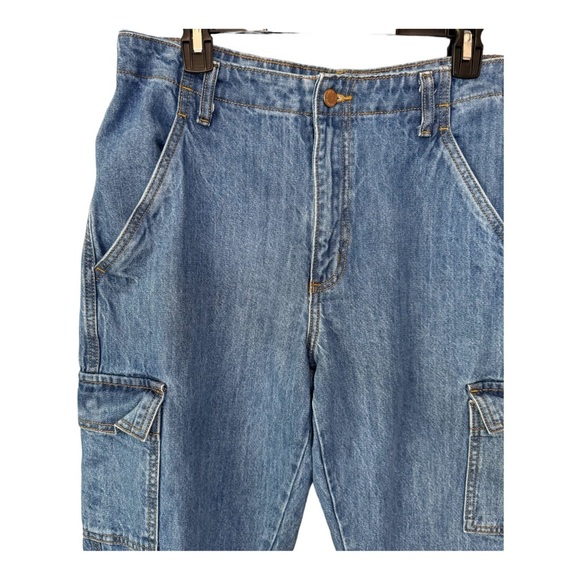 ✨3/$20✨ Universal Thread High Rise Boyfriend Jeans with Cargo Pockets. Size 10 R - Picture 5 of 13
